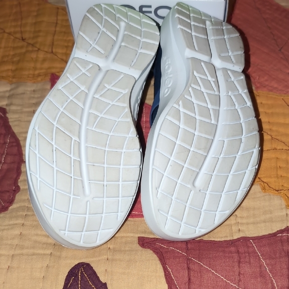 Oofos Navy Blue Women's Low Mesh Sneakers/Slip Ons Size 8 - Picture 5 of 7